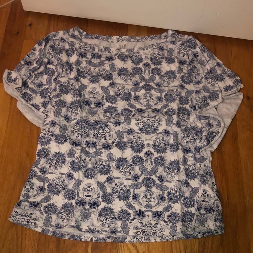 Gap Tee